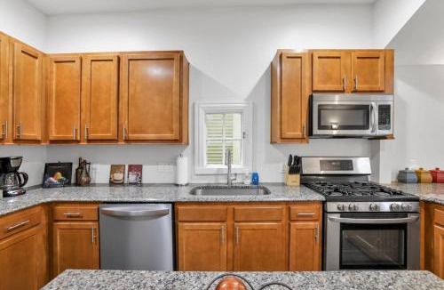 University District House | OSU and Short North 4 Bedroom Patio and Garage with EV