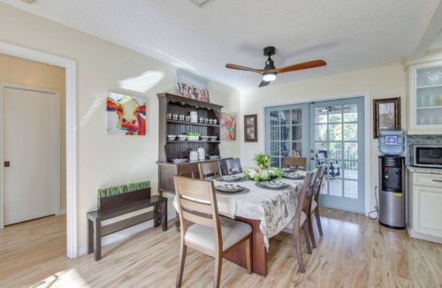 Braden River Cottage | Outdoor Kitchen & Gaming Garage: Bradenton Retreat