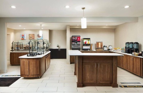 Durham Condo | Outdoor Pool + Free Breakfast + Free Wi-Fi | Close to UNC Chapel Hill University