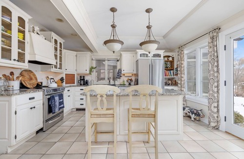 Saunderstown House | Outerbridge Beach House - gracious and charming 1930s waterfront chateau