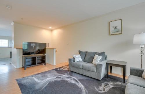 Owings Mills House | Owings Mills Townhouse: 8 Mi to Liberty Reservoir!