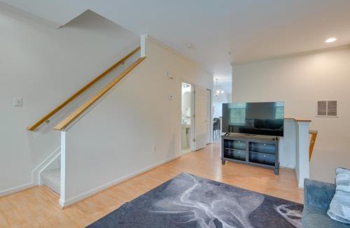 Owings Mills House | Owings Mills Townhouse: 8 Mi to Liberty Reservoir!