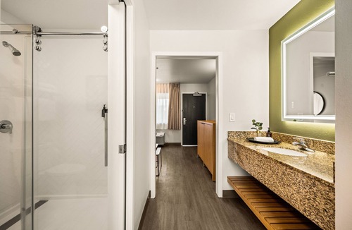 Redding Hotel | Oxford Suites Redding