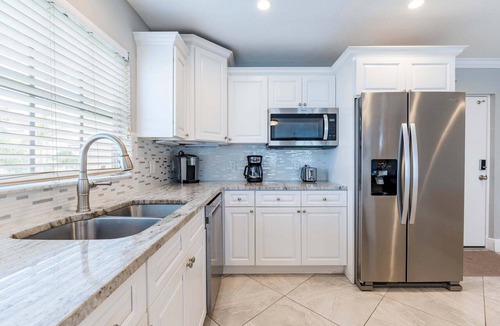 Siesta Key Condo | Palm Bay Club 175, a spacious 2 bedroom 2 bath condo