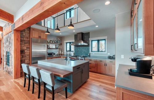 Orderville House | Panoramic Views & Hot Tub near Zion/Bryce
