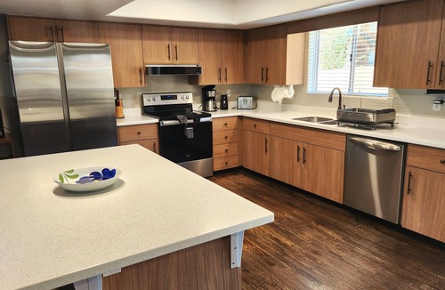 Munds Park House | Papago Pines - 5 bedrooms, EACH WITH ATTACHED EN SUITE BATHROOM & Smart TV