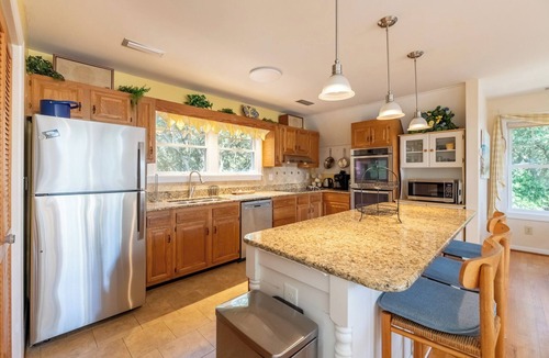 Duck House | Pappia - Duck, Sanderling, Oceanside, 150 Yards to Beach, on Lake, Community Pool