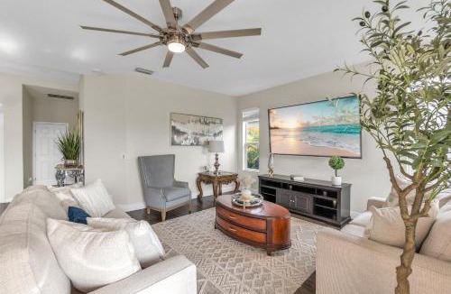Trailer Estates House | Paradise Heated Pool Home Near IMG and Siesta Key Beach