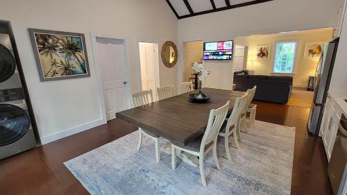Downtown Hotel | Paradise Inn - Adult Exclusive
