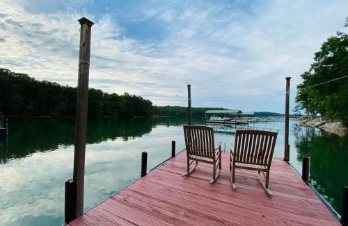 Reed Creek Villa | Paradise View Getaway-Dacha