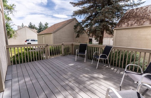 Park Meadows Condo | Park Meadows Townhouse with Private Hot Tub, Near Ski Resorts & Free Bus Access
