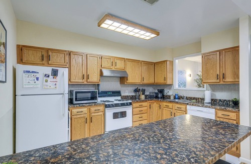 Park View House | Parking, Steps to Metro! DC Gem 3 Mi to Nat’l Mall
