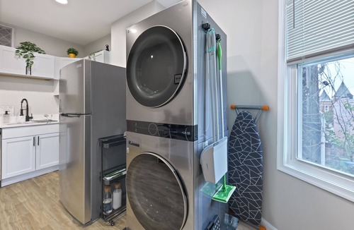 Penn North Apartment | Parkside Gem: Luxe & Roomy by Historic Druid Hill l WIFI l Entire Unit