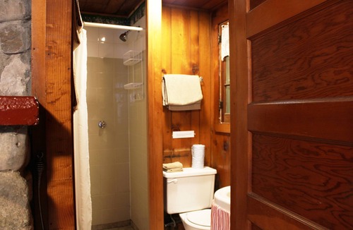 Ludington Cottage | Parkview Cottage #9 Sleeps 2- Only 1/2 block to the Beach