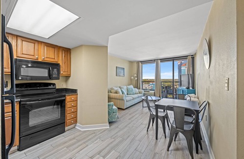 Myrtle Beach Condo | Patricia Grand 1004-1 BR-Beautifully Decorated Condo in Myrtle Beach