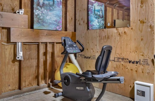 Gresham House | Peace & Serenity in Gresham! Sleek Home w/Yard