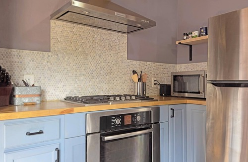 Sunset Park Cottage | Peaceful 1-bedroom Sunset Park Cottage