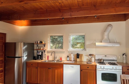Rollingbay Cottage | Peaceful and private cottage on Bainbridge Island