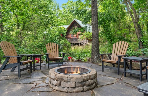 Ridgedale Cabin | Peaceful Cabin Escape Close to Nature & Branson Fun! Free Tickets!
