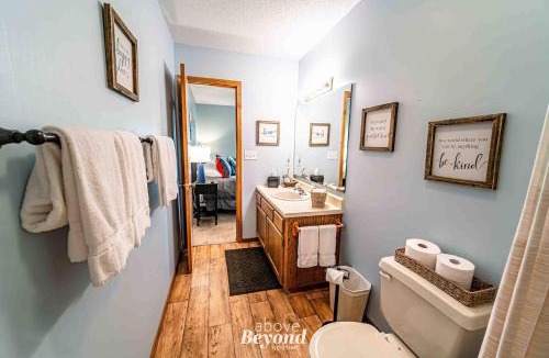 Notch Estates Apartment | Peaceful & No Stairs Minutes to Silver Dollar City