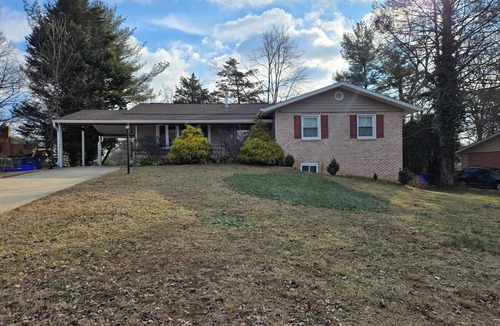 Colesville House | Peaceful One-Level Getaway in Silver Spring – Perfect for Elder Guests