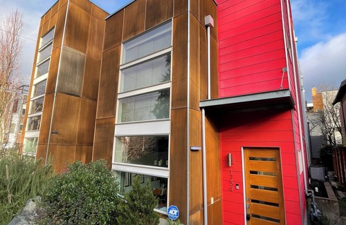 North Beacon Hill House | Peaceful urban oasis close to Downtown, stadiums and public transit