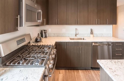 Aurora Highlands Apartment | Pentagon City 2 BR | Steps from Whole Foods