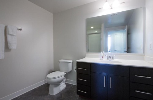 Aurora Highlands Apartment | Pentagon City Luxury Apartment