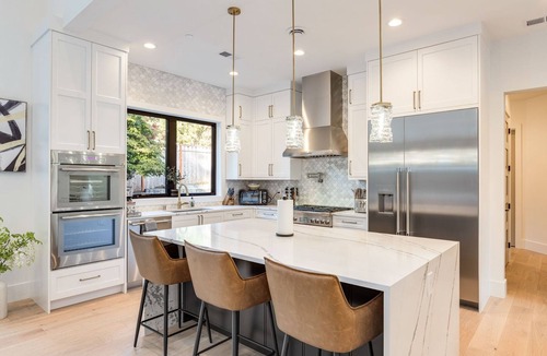 West Bellevue House | Perch - Bellevue Splendor: Prime Location 6BR Luxury & Comfort in Bellevue