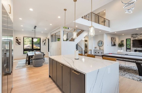West Bellevue House | Perch - Bellevue Splendor: Prime Location 6BR Luxury & Comfort in Bellevue