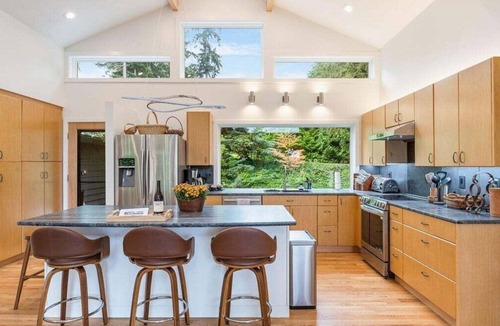 West Ridge House | Perch - Cozy Vino Valley Vista Home with views & parking