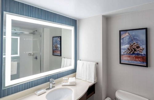 Radnor - Fort Myer Heights Hotel | Perfect DC Getaway | Modern Stay Minutes from Capitol, Museums & Metro | 2 Units