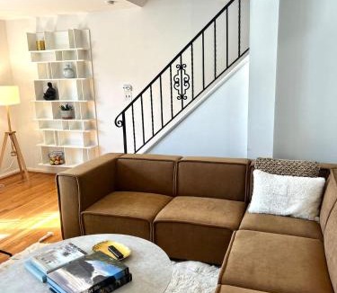 Del Ray House | Perfect For Families That Want To Be Close To DC