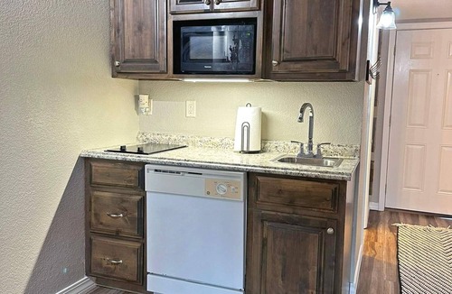 Kimberling City Condo | Perfect location for a cozy family get-away to Table Rock Lake!