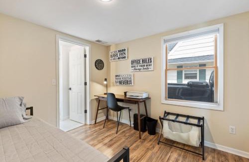 East Lansing House | Perfect Location Walk to MSU Campus High End Mattresses Fast Wi-Fi