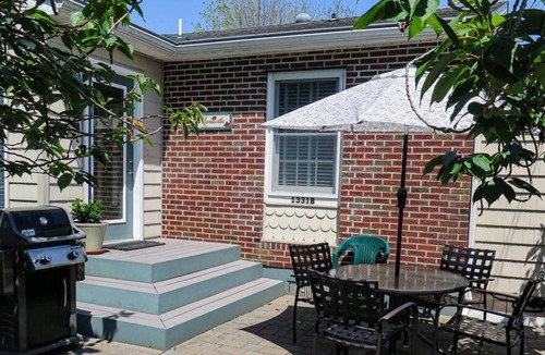 Village Green House | Perfectly Appointed Village Green Quad
