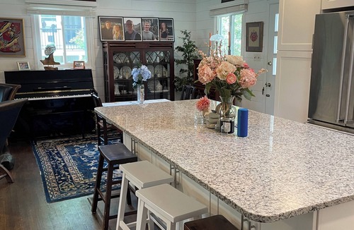 Hillsmere Cottage | Pet Friendly Annapolis Cottage that Backs Up to Stunning Quiet Waters Park