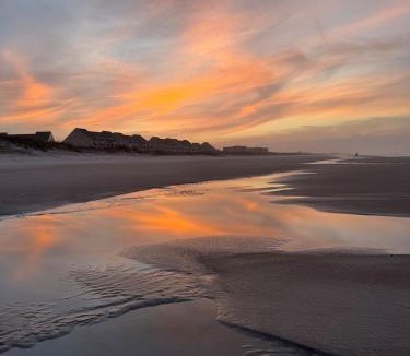 Yaupon Beach House | Pet Friendly Cottage 5 Min Walk to Beach