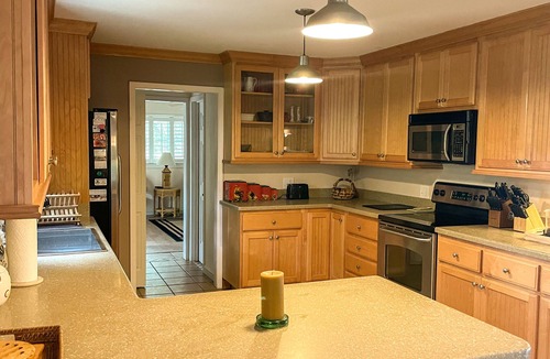 Shallotte House | Pet-friendly easy access 3 bedroom retreat with fantastic Shallotte River views