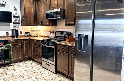 Reynoldsburg House | Pet-Friendly Home Near Columbus w/Fenced Yard