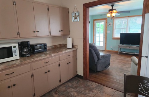 Cape May Cottage | PET FRIENDLY! SIT & ROCK ON THE PORCH AS YOU WATCH THE BOATS GO BY!