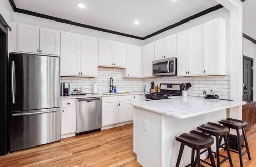 Victorian Village Apartment | Pet Friendly | Trendy Neighborhood | Close to OSU