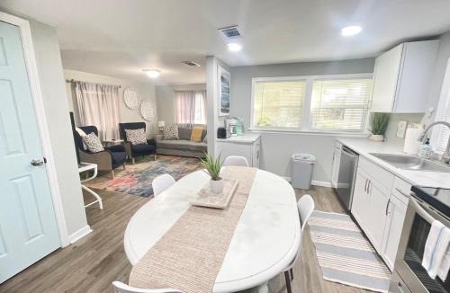 North Charleston House | Pet- & kid-equipped 2 br cottage near downtown