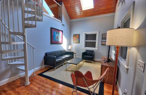 Uptown - Upper Duval House | Petes East Cottage