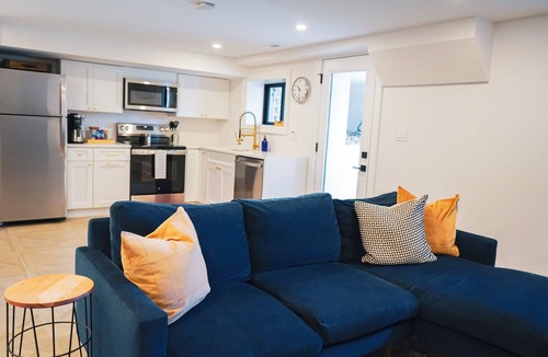 Petworth Apartment | Petworth Retreat - Modern Private 2 Bedroom/2 Bathroom Apartment