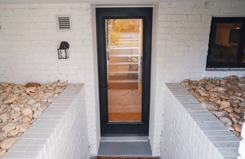 Petworth Apartment | Petworth Retreat - Modern Private 2 Bedroom/2 Bathroom Apartment