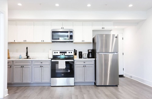 Petworth Bed & Breakfast | Petworth Stylish Unit with Amenities & Comforts