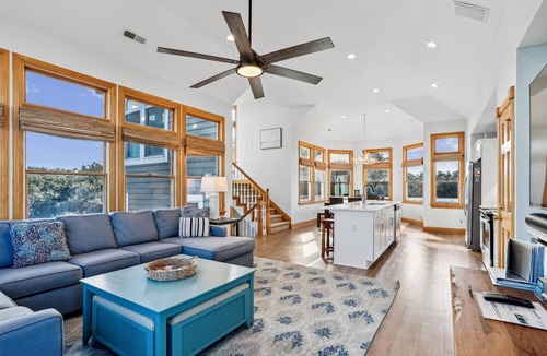 Pine Island House | PI-4 "Don't Blink" Saturday-Saturday Private pool! Hot tub! Minutes to the beach!