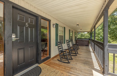 Pigeon Forge Villa | Pigeon Forge 132 - Eight Bedroom Villa, Sleeps 28