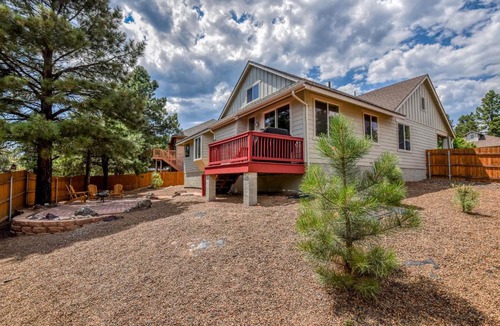 Ponderosa Trails House | Pine Mountain Trail Pool Table Dog Family Fun in Flagstaff